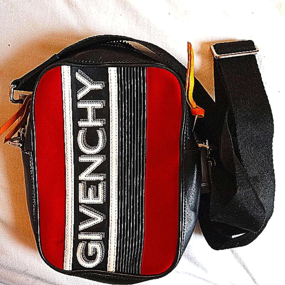 GIVENCHY CROSSBODY SHOULDER BAD